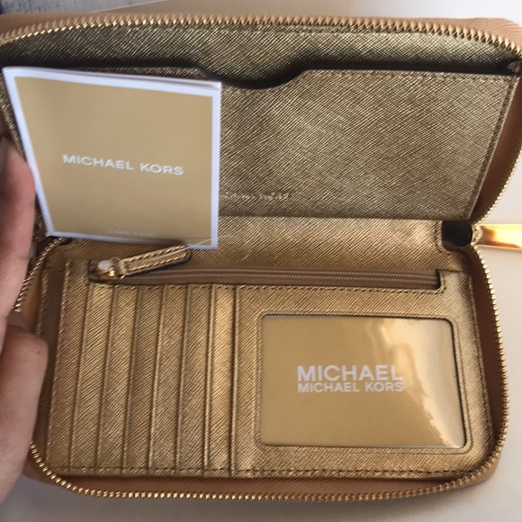 Michael Kors gold wristlet wallet - Picture 2 of 6